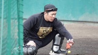 鷹・甲斐が“アマコーチ”に助言求めたワケ　投手助ける技術を「身に付けないといけない」