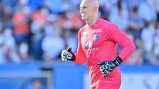 「ダブルチーズバーガー、お願い致します!」横浜FCのドイツ人GKがまさかのコーチング！「マクドナルドの厨房で、的確な指示を出すバイトリーダー」「緑茶噴いた」とファン歓喜