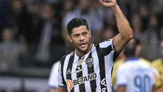 「これはひどい」あのフッキがまさか…がら空きゴール前で想像超えの枠外シュート