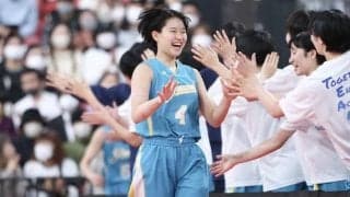 森岡ほのかがWリーグデビュー、横山智那美との対決には「負けたくない気持ちがあった」