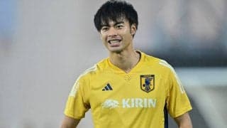 「結構痛そう…」ブライトン・三笘薫、ゴール直後にチームメイトの股間を「ヒザ蹴り」してしまう…レスター戦での「珍場面」が話題に