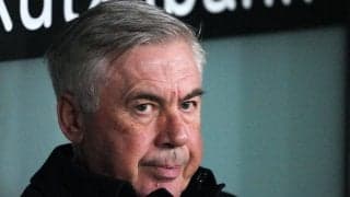 「珍しいものを見た」激レア!? アンチェロッティ監督がベンチ裏のファンにチューイングガムのプレゼント「何の味なんだろう？」