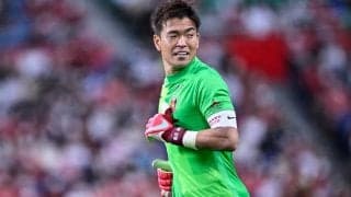 戸田和幸氏に「地球上でエデルソンか西川しか蹴れない」と言わしめた、元日本代表GKの「超精密パントキック集」に脚光！ ファンからも称賛の声あがる