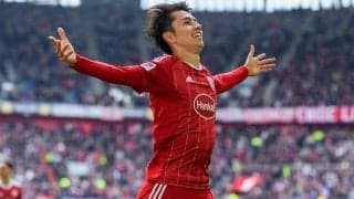 「顎外れた人みたい」どうした田中碧!? トレーニング中の防寒姿が話題「忍者っぽい」「盗人にも見えちゃう」