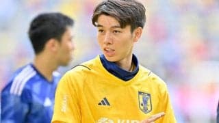 「たしかに忍者だ」日本代表・田中碧と内野貴史の「独創的な防寒対策」がまさかの反響！ 日本人コンビのまさかのスタイルに「盗人にも見えちゃう」の声も