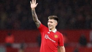 「なんという女神」「いつ見ても美しい」ユナイテッドDFのガールフレンド、過激なカーニバル衣装姿が大きな話題に「美しさが爆発」