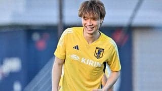 「最強コンビ」日本代表・板倉滉の誕生日に堂安律が公開したプライベート2ショットが「素敵な写真」と大絶賛！ 板倉本人も「懐かし！りつありがとう」と感謝の返信をした“オランダ時代の姿”