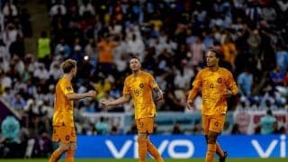 ファンハール監督がメンバーに忍ばせていた「プランB」の選手に託した任務【たった1つのFKから見えたオランダ代表の底力とチームづくりの物語】(3)