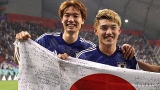 「写真のセンスよwww」「可愛すぎ」堂安律が板倉滉の26歳の誕生日をフローニンヘン時代のオフショットで祝福、板倉も「懐かし！」