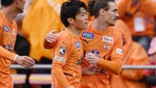 フランス挑戦の鈴木唯人がさっそく練習姿！　ストラスブール公開の動画にファンのエール多数