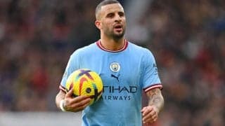 ウォーカー、投げ付けられたアーセナルのシャツをスタンド別方向へ投げ返す「それでもリスペクト」