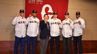 巨人新助っ人が「国際弁護士みたい」　知的雰囲気で魅了の入団会見「俳優にいそう」