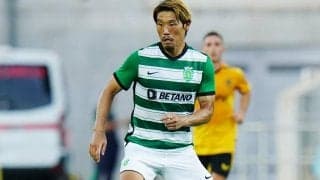 守田英正、妻に続き娘がバースデー！ 初めての誕生日に幸せファミリーショット「生まれてきてくれてありがとう」