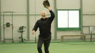 外野フライはキャッチの瞬間に「一歩前に出る」　GG賞3度の名手が実践する“極意”