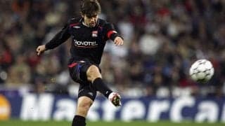 「無回転といえばこの人」「最強の飛び道具」70本以上ものFKを沈めた魔術師の異次元キック集が反響！「FKなら世界一じゃないか」