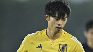 「三笘の唯一の欠点」ブライトン・三笘薫がゴラッソ後に味方を投げ飛ばしてしまう場面がファンから反響！ 「被害者」になったチームメイトはSNSで反応