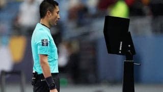 サッカー界初の瞬間！クラブW杯で主審がVAR結果をマイク解説