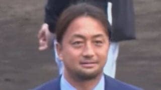 スーツの上からでも分かる分厚い肉体「最高にカッコよい」　男気復帰の「貫禄が大物OB」