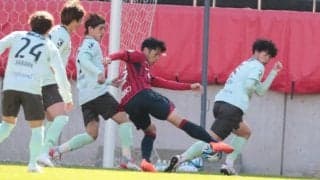 鹿島が東京Vに逆転勝利でJ2勢連敗をストップ！　2本目退場の知念が4本目に意地の同点弾《プレシーズンマッチ》