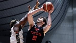 A東京が大阪との接戦を制して10連勝達成…ロシターが27得点18リバウンドと躍動
