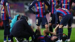 バルサに心配事…ブスケッツが開始8分で負傷交代