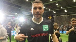 ポドルスキは健在！ 衝撃の60mロングシュートがドイツメディアの2022年最優秀ゴールに選出…約6000人が投票