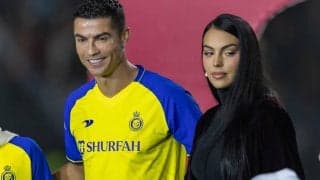 「いつも美しい」「最高の女性だ」C・ロナウドに寄り添うジョルジーナさんが幸せな笑み…38歳のバースデー祝う「最愛の人に幸せな日々を」