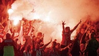 「シニシャは永遠なり」昨年逝去ミハイロビッチ氏を追悼するコレオ… 古巣レッドスターサポが披露