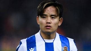 久保建英が勘違いしたエスコートキッズに優しく手を差し伸べる 試合前にあった微笑ましい一幕