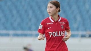 「めっちゃかわいい」「チョー綺麗」珍しい雪の中ではしゃぐ塩越柚歩、雪だるまも製作「はしゃいでる〜」