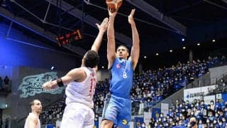 第4QでA東京を振り切り島根が7連勝…ブザービーターを沈めたトラビスが25得点の活躍