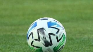 「香港からプスカシュ賞が誕生!?」後半ATにGKが同点バイシクル弾！ CKのこぼれ球に見事な反応の技ありゴール