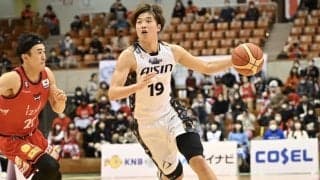 西田優大がハーフコート超えの決勝ブザービーターをヒット…三河が富山に劇的勝利