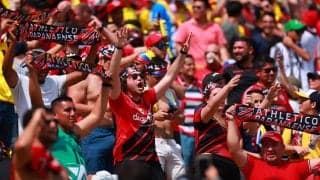 ブラジルで8人退場＆中断の珍事…報復乱闘から飛び蹴りまでの大暴動に