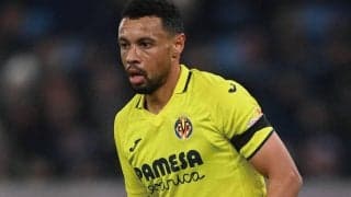 アーセナル時代から悩まされるヒザ… コクランが負傷交代、苦悶の表情浮かべ起き上がれず