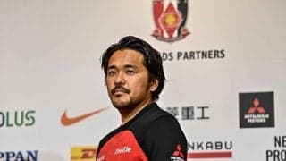 「今年は2nd買うって決めてた!!」浦和レッズの“映える”ビジュアルでユニフォーム人気に逆転現象か⁉ 光に照らされた5選手の戦闘服姿