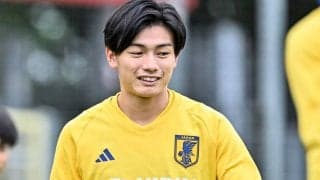 「この新婚感がたまらなくいいな...」上田綺世とモデル妻の「スーパー買い物姿」が大反響！ ハンガーやアイスを選ぶ「夫婦生活の様子」が1万2千回再生