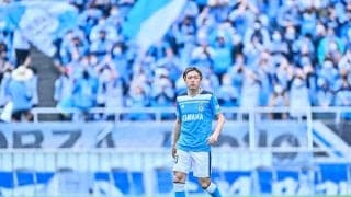 「美人さん」「美術館に展示するべき」美人過ぎるサポーターが小学生時代の「ジュビロ磐田応援絵日記」とともに開幕戦の大役を報告！ 現在のユニフォーム姿も一緒に公開