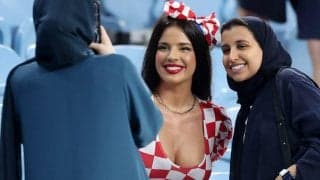「相変わらずセクシー」「今日も美しい」W杯で話題のクロアチア美女サポーターがプレミアのあのクラブを応援！ ユニフォーム着てスタンド観戦
