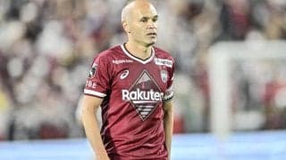 神戸・イニエスタの私服姿に「これはバレないわ」の声！ 品川駅で撮った写真にファン注目