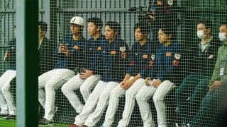 佐々木朗希の初ブルペンをダルビッシュが撮影　37球に投手陣＆ド軍編成部長も熱視線