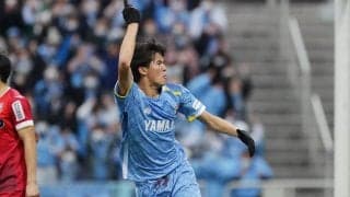 「デビュー戦でこれやばい」磐田の救世主は17歳の新星か、デビュー戦J初弾含む2ゴールで高原直泰のクラブ最年少得点記録更新