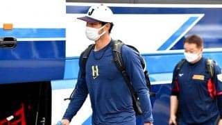 ダルビッシュがオフでも“神対応”　宮城と自主トレ…“書くぞ”の合図でファンサービス