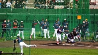 村上宗隆が“バックスクリーン弾”　打たれたダルビッシュ笑顔…“再戦”に場内どよめき