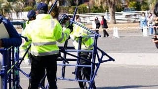 栗山監督が急遽サイン中止　侍キャンプで連日の柵破壊…突貫工事で警備強化も実らず