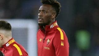 左目負傷のエイブラハム、ザルツブルク戦出場か？　特注保護マスク着用で前日練習に参加