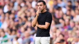 チャビ監督の仕事部屋が明らかに！ デスクワーク姿に子連れ出勤「あの子たちは中盤の支配者になる」