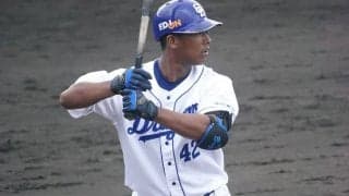 青柳も苦笑い…衝撃の逆方向弾が「エグい」　中日に現れた救世主「これは覚醒の予感」