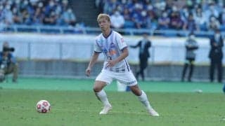 「半端ねーっ」「ゴラッソすぎた」広島DF塩谷司のキャノン砲炸裂！こぼれ球反応の見事なダイレクトボレー「もはや代名詞」