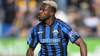 九死に一生、なぜ無傷なのか…元ドルトムントFWが交通事故、車は3回転で大破も1週間後にはベンチ入りの奇跡